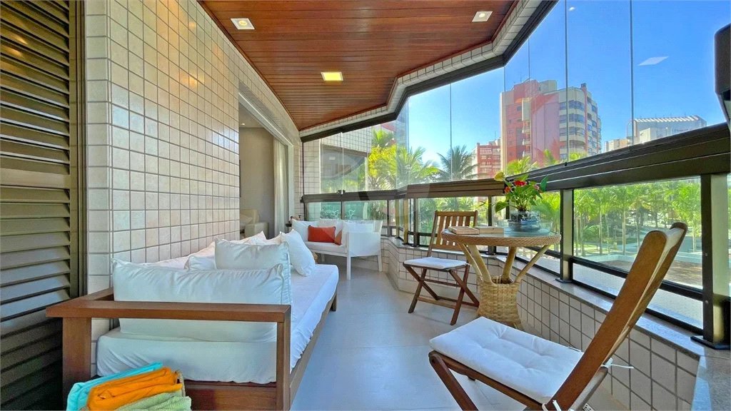Apartamento à venda com 3 quartos, sendo 2 suítes, em Riviera de São Lourenço, Bertioga, SP