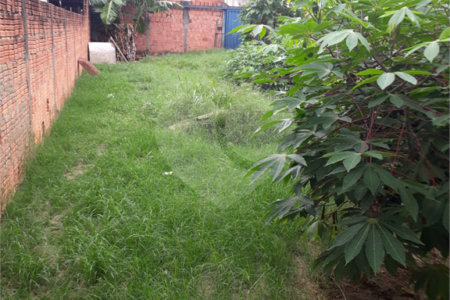 Terreno de esquina no Cidade Aracy.