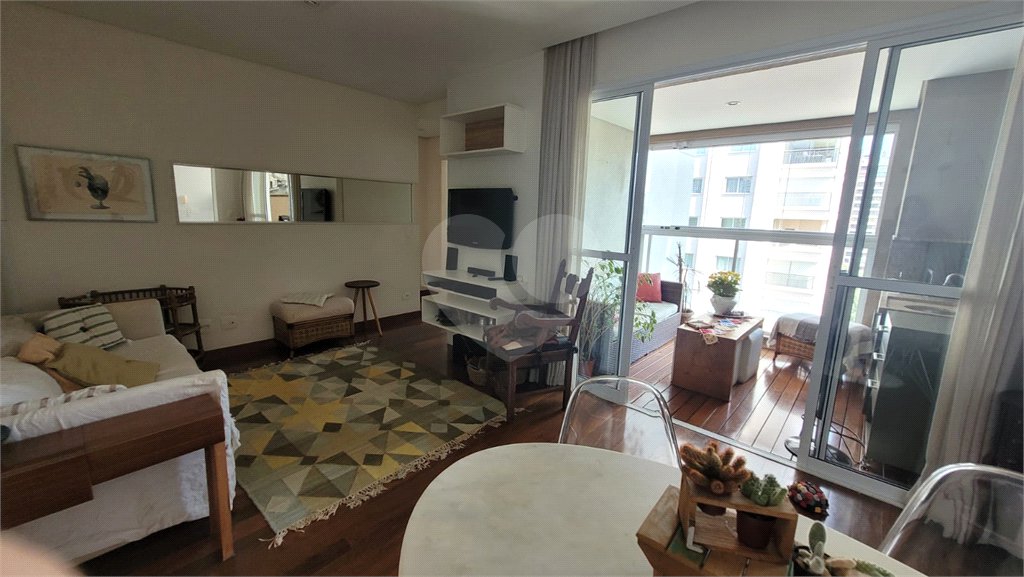 Apartamento à venda com 2 quartos, sendo 1 suíte, em Morumbi, São Paulo, SP