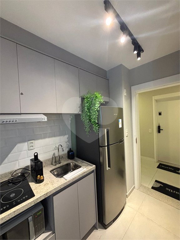Studio mobiliado em andar alto com lazer completo em Indianópolis