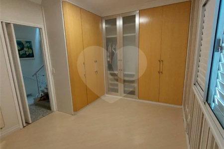 Sobrado á venda com 102m²- Vila Bertioga.