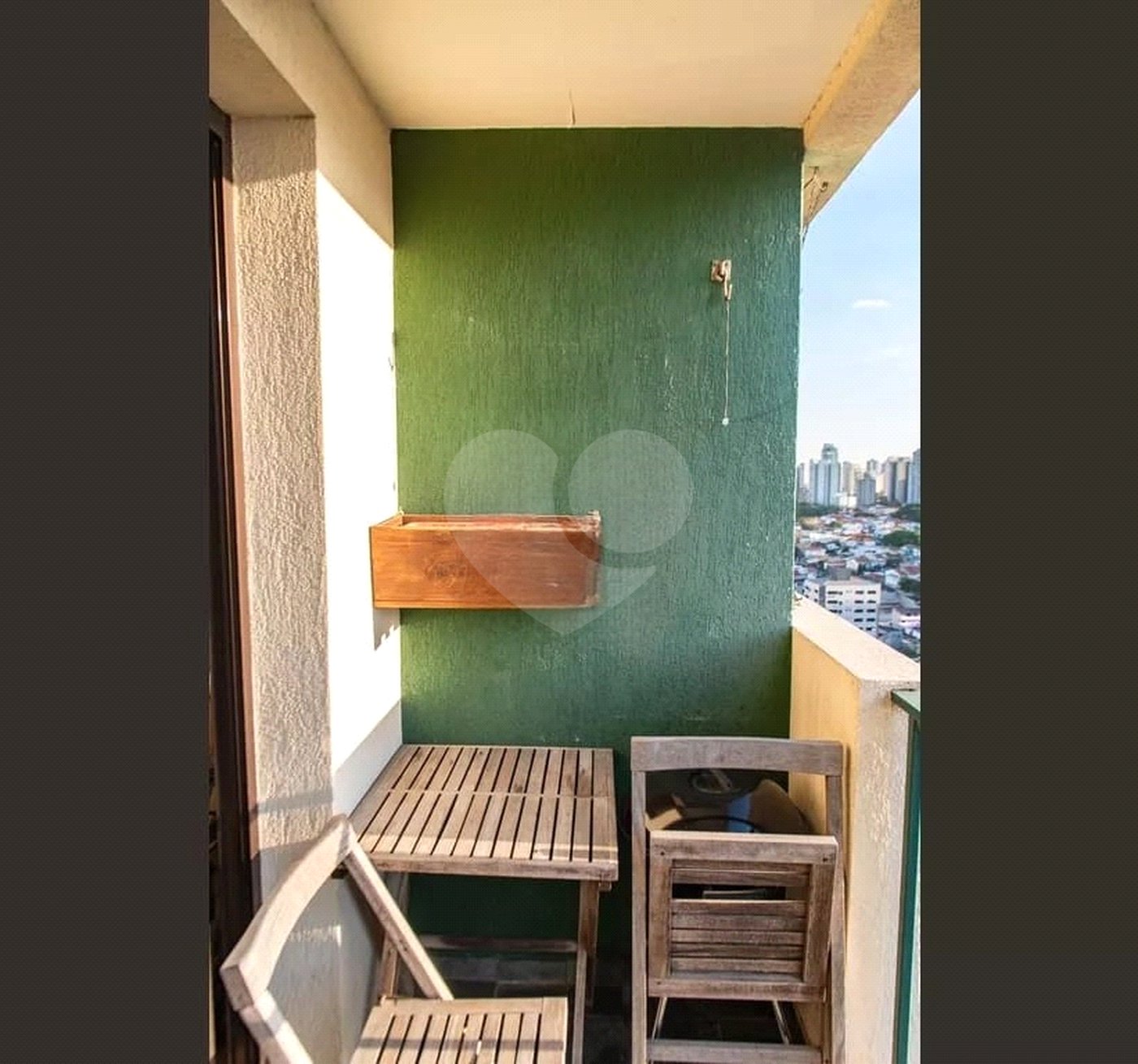 Apartamento à venda na Vila Mariana, 63 m², 2 dormitórios sendo 1 suíte, sacada, 2 vagas
