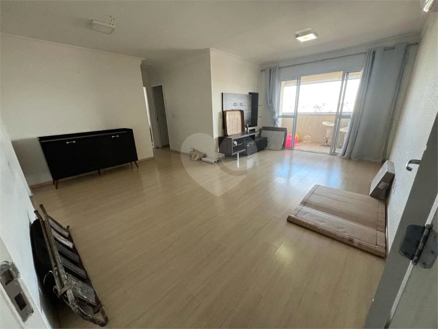 APARTAMENTO de 2 quartos (1 suíte) á venda em Santo André, 75m², 2 garagens fixas e cobertas, é entrar e morar!