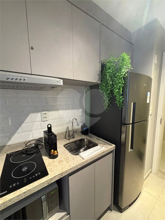 Studio mobiliado em andar alto com lazer completo em Indianópolis