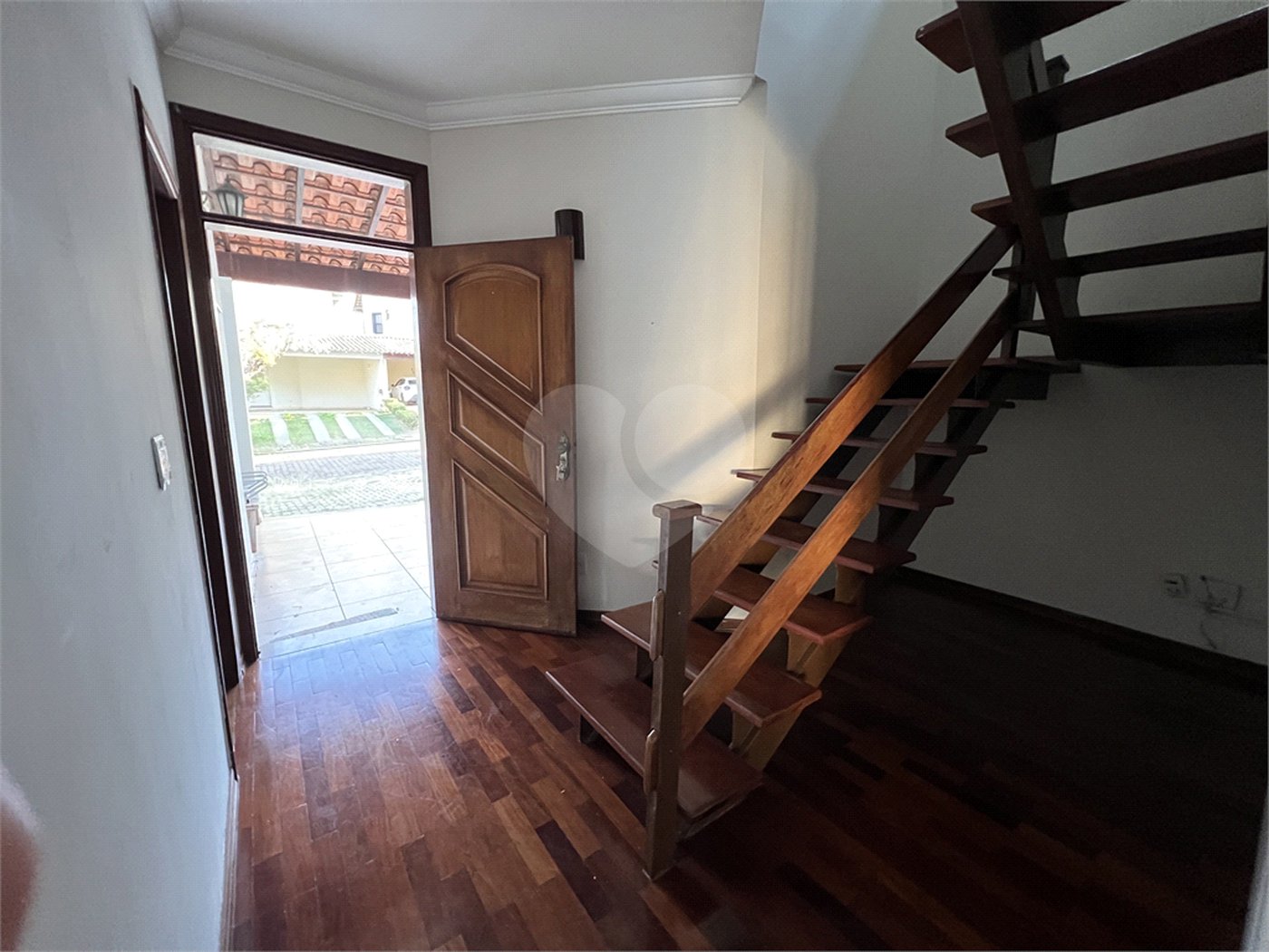 CASA COM 3 QUARTOS NO CONDOMÍNIO GRAND VILLE