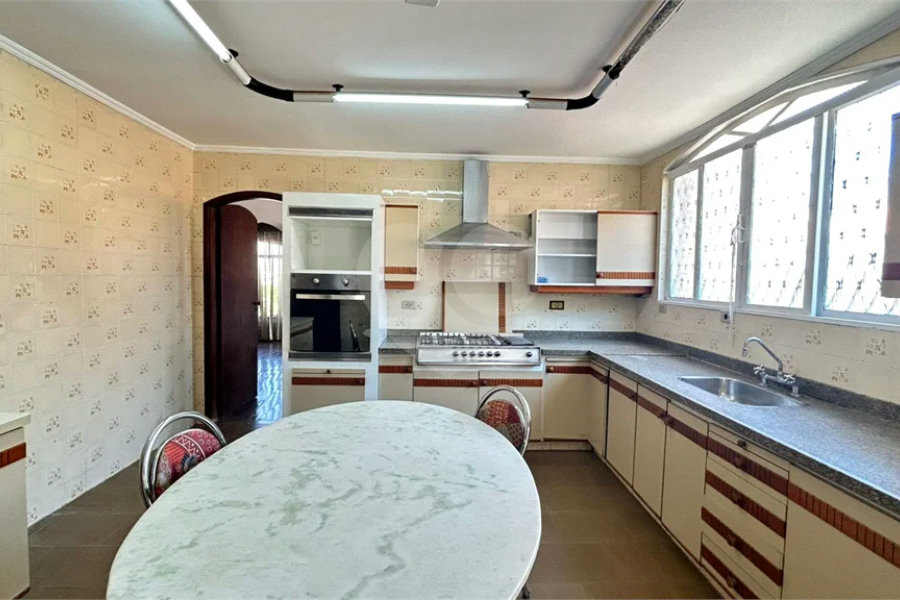 Venda Casa com 4 Dormitórios no Parque Santa Cecília