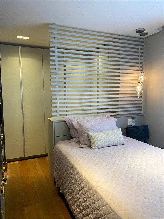 Apartamento de 224m² com 4 dormitórios, 3 suítes, 4 vagas de garagem e deposito