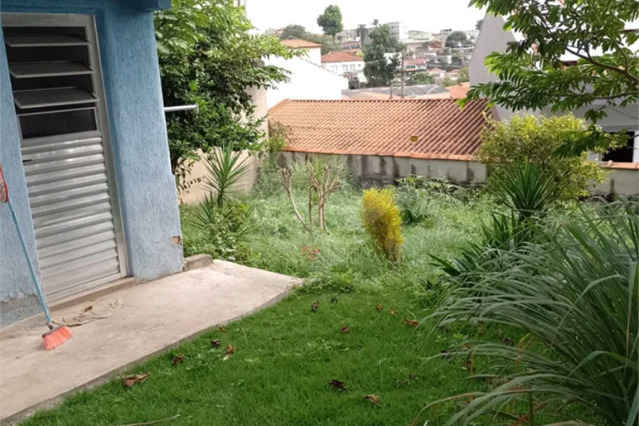 Investidores, Atenção! Terreno de 310m² no Jardim Regina com Excelente Potencial Construtivo à Venda
