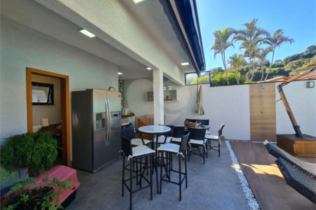 Casa com 4 dormitórios à venda, 214 m² por R$ 1.890.000 - Parque Arco Iris - Atibaia/SP