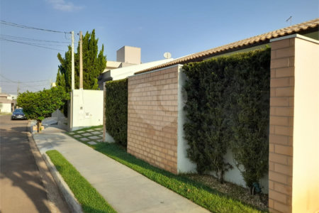 Casa à Venda no Residencial Eldorado - São Carlos
