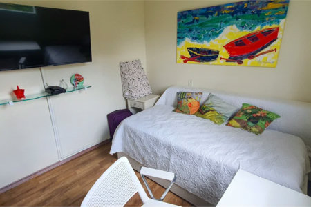 Apartamento luxuoso com 130m2, 3 suítes, 4 vagas.