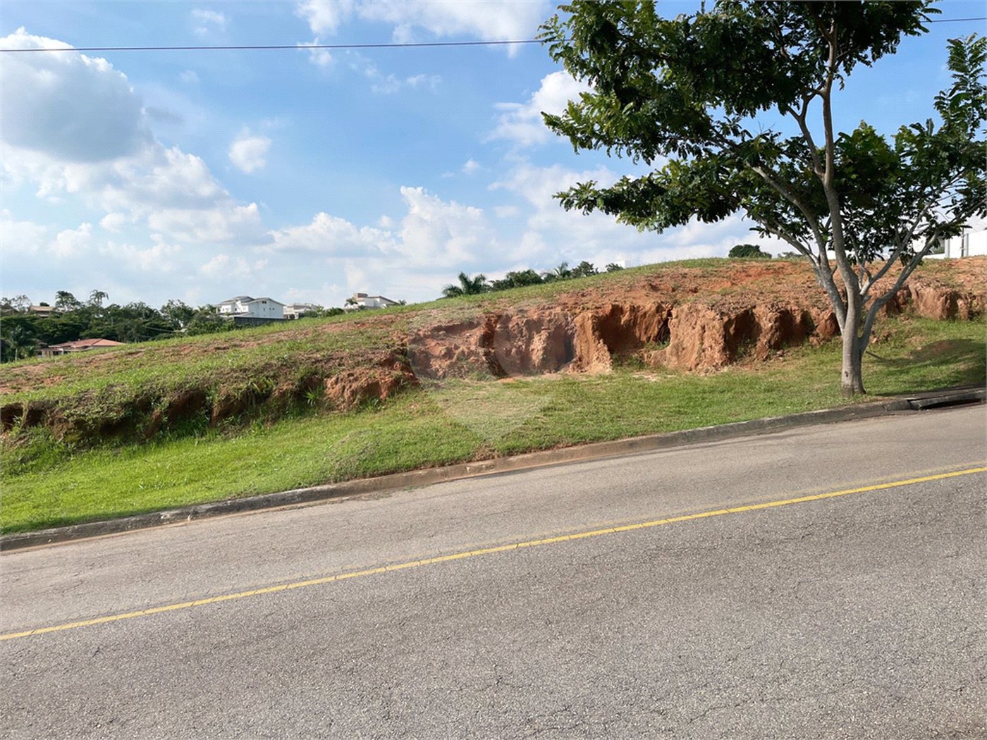 Terreno a venda no Condomínio Residencial Santa Isabel