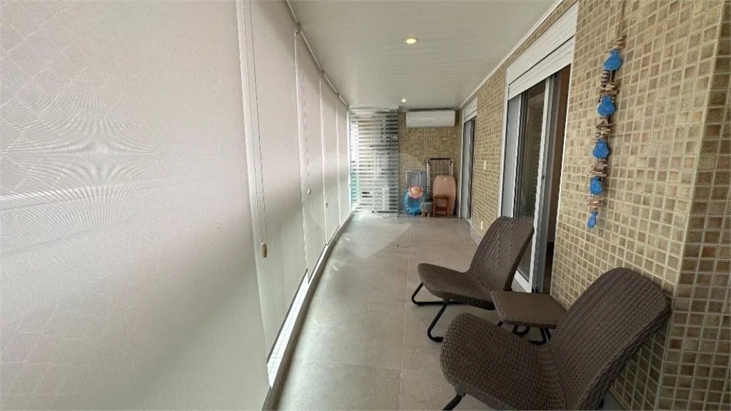 Apartamento à venda com 3 quartos, sendo 1 suíte,  em Riviera de São Lourenço, Bertioga, SP