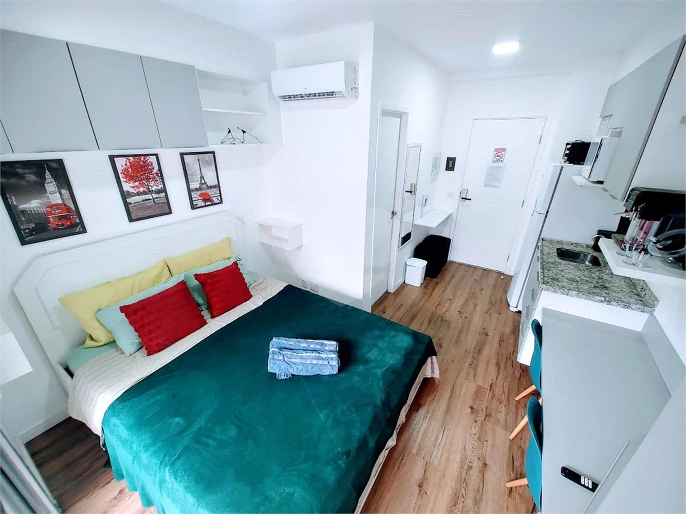 Studio Mobiliado na República – 22m² com Varanda