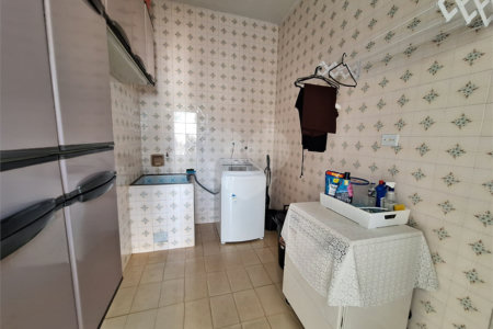 Casa à venda com 2 dormitórios á venda.