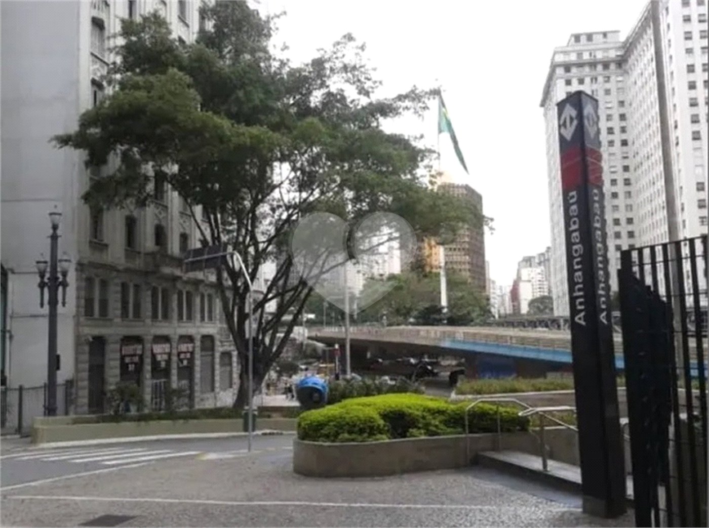 Studio / Kitnet No Centro em Frente ao Metrô