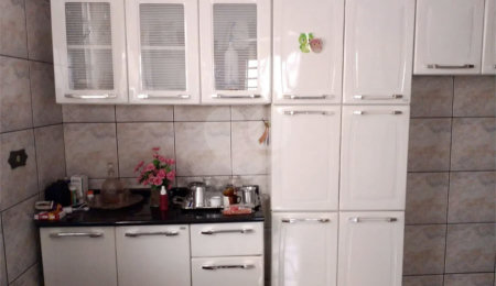 Casa à venda com 3 quartos, sendo 1 suíte,  em Jardim Quisisana, Poços de Caldas, MG