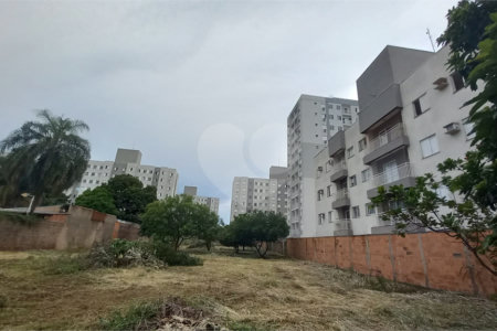 Terreno com 2.088,00 m² .