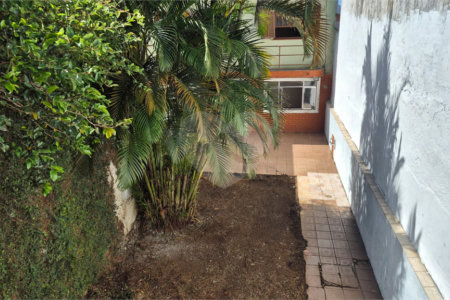 Casa residencial ou comercial com mais de 200m² na região do Jardim da Saúde em São Paulo - SP.