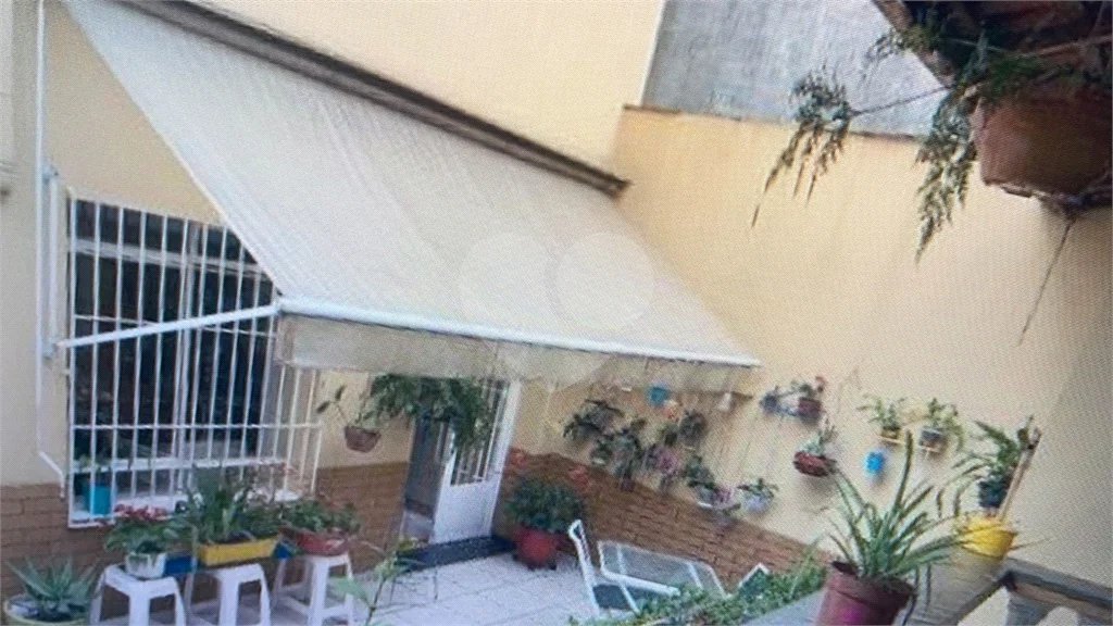 Sobrado na Mooca com 246m2 com 3 dorm e 2 vagas.