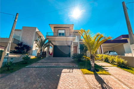 Sobrado à venda em Itupeva – 421,80 m² de terreno – 254,28 m² de área construída – 3 dormitórios – 4 banheiros – 4 vagas de garagem