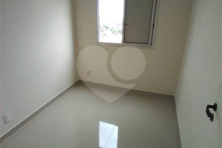Apartamento com 3 dormitórios sendo 1 suíte.