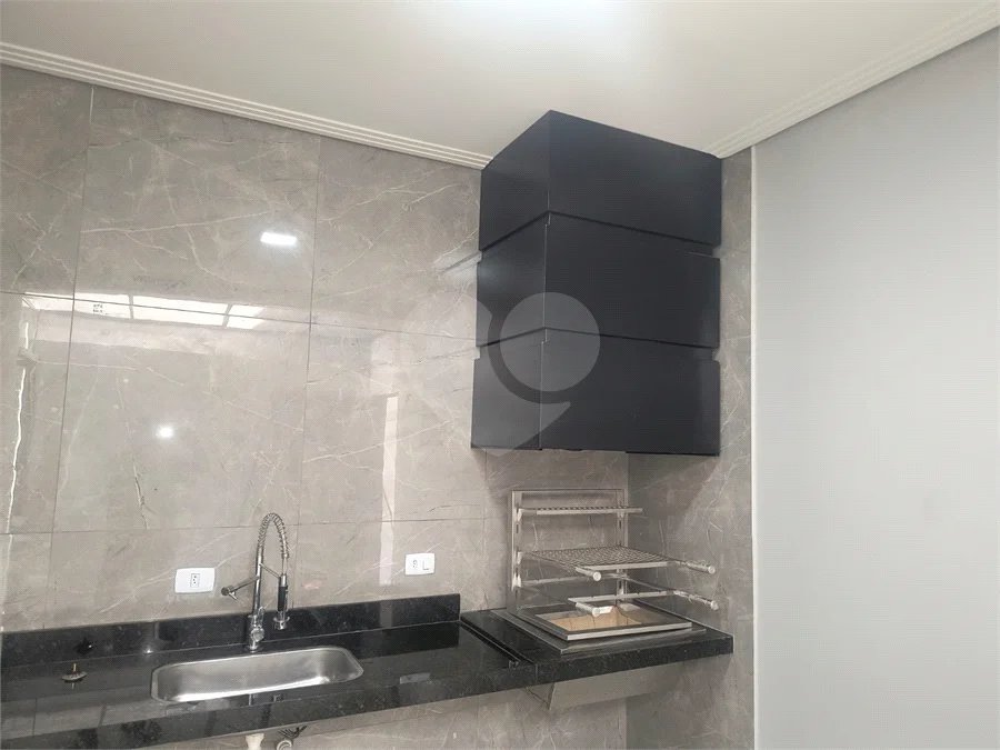 casa térrea, recém construida, 3 dormitórios sendo 1 suíte, 2 vagas de garagem, piscina e espaço gourmet