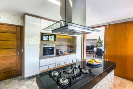 Casa de Alto Padrão à Venda no Residencial Campos do Conde – Santana de Parnaíba/SP