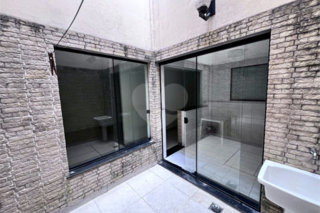Prédio Comercial de Alto Padrão - 253m², 5 Salas, 5 banheiros , 3 Vagas , à venda na Moóca