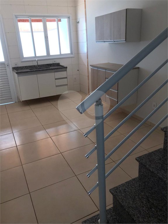 Indaiatuba - Sobrado para venda e Locação - Jardim Nely em Indaiatuba - R$ 425.000,00 - aceita parte em permuta - Bairro tranquilo com fácil acesso a rodovias, Shopping Polo Parque Mall - Assai, Polo shopping - Com duas suítes sendo uma com sacada, , lavabo. área de serviço , 2 vagas, portão ele