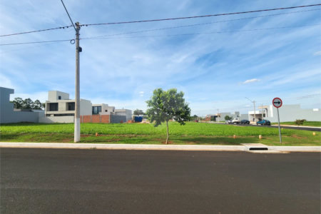 Loteamento no Recanto do Sabias á venda