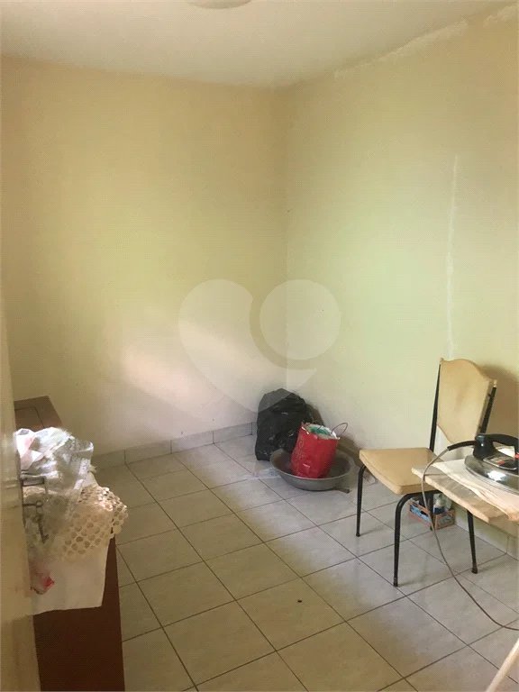 Ótima casa térrea a venda, 2 quartos e 2 vagas de garagem Jd Maristela