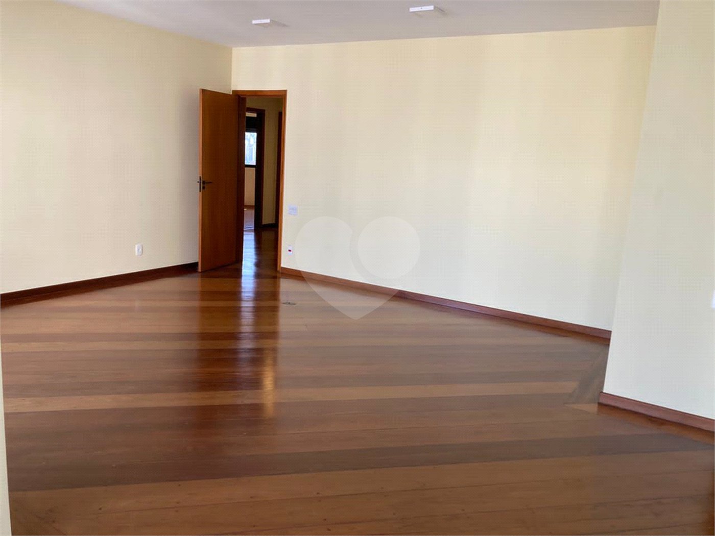 Apartamento para alugar com 3 quartos, sendo 1 suíte, em Brooklin, São Paulo, SP