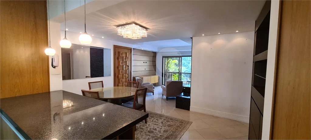 Apartamento à venda no Campo Belo com 110m², 03 dormitórios sendo 01 suite, 2 vagas - São Paulo/S