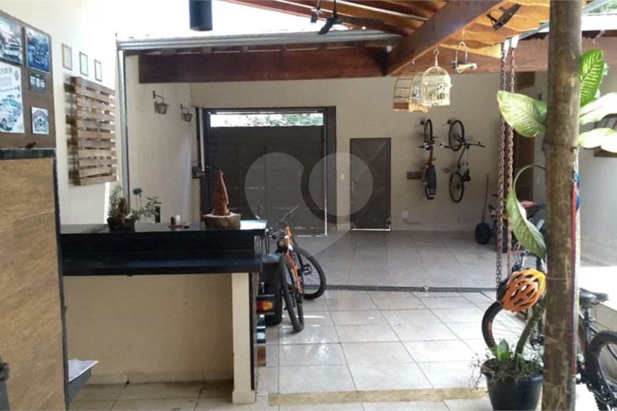 Casa à venda com 5 quartos no bairro Jardim Santa Silvia em Piracicaba/SP.