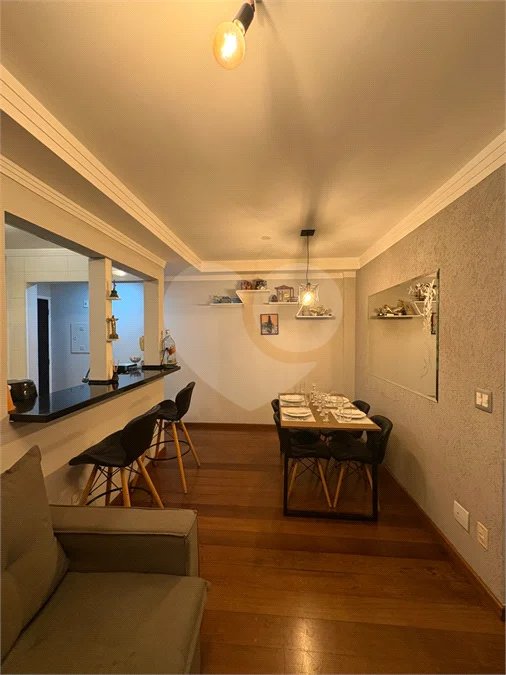 Apartamento reformado e mobiliado no Residência América - Venda - Parque Maria Domitila