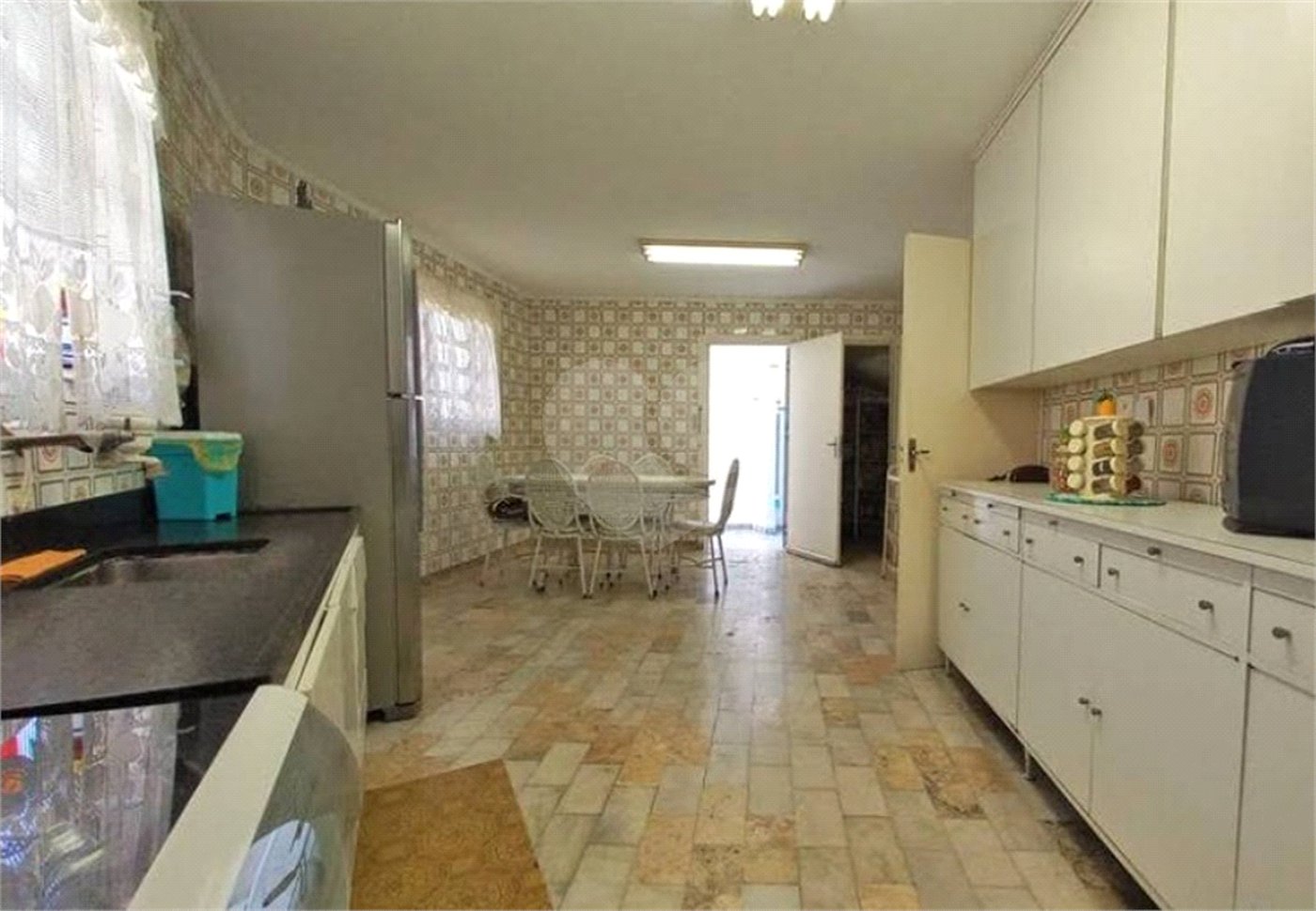 Sobrado à venda 241m² na Vila Mariana 04 dormitórios, 01 suíte e 03 vagas.