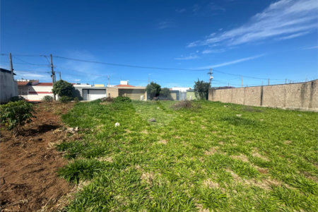 Terreno [a venda no Embaré