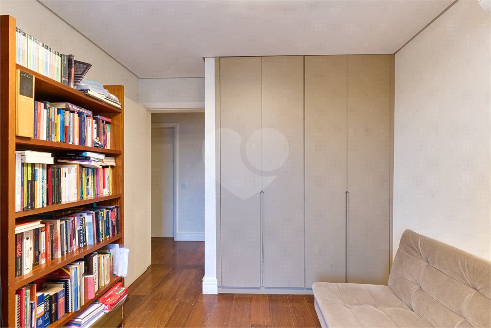 Apartamento à venda com 3 quartos, sendo 2 suítes, em Campo Belo, São Paulo, SP