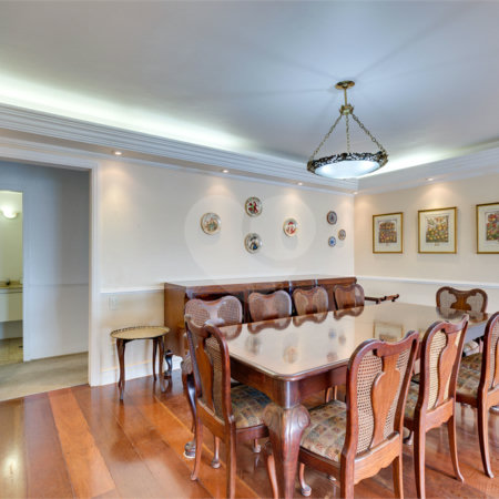 Apartamento à venda com 3 suítes em Real Parque, São Paulo, SP