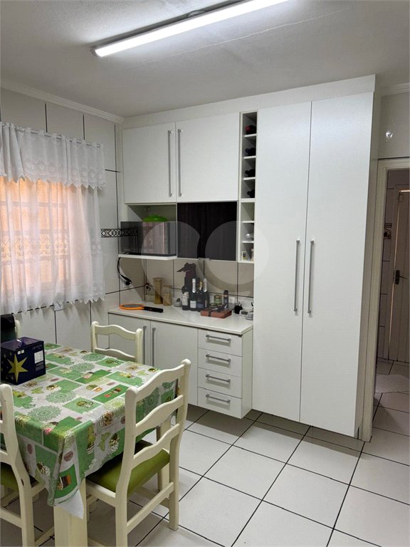 Sobrado à venda com 3 quartos, sendo 1 suíte,  em Parque dos Sabiás, Louveira, SP