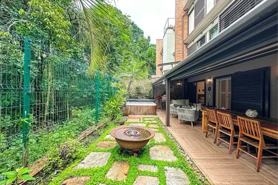 Villagio à venda com 3 quartos, sendo 1 suíte,  em Riviera de São Lourenço, Bertioga, SP
