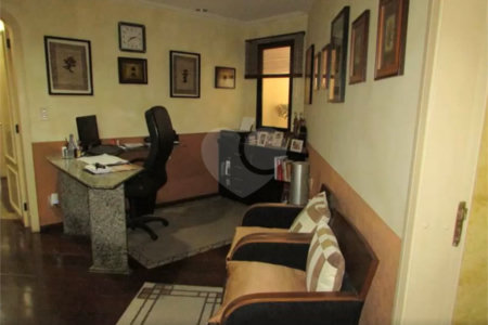 APARTAMENTO COM 4 DORMITÓRIOS E 4 VAGAS À VENDA NA MOOCA