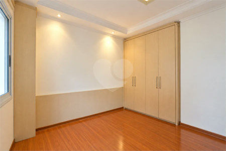 Cobertura duplex no Centro de São Bernardo do Campo, com 3 suítes, hidromassagem, mini spa, área gourmet e 2 vagas de garagem. Aceita permuta por apartamento de menor valor.