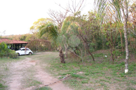 Chácara a venda no Aracê de Santo Antônio .