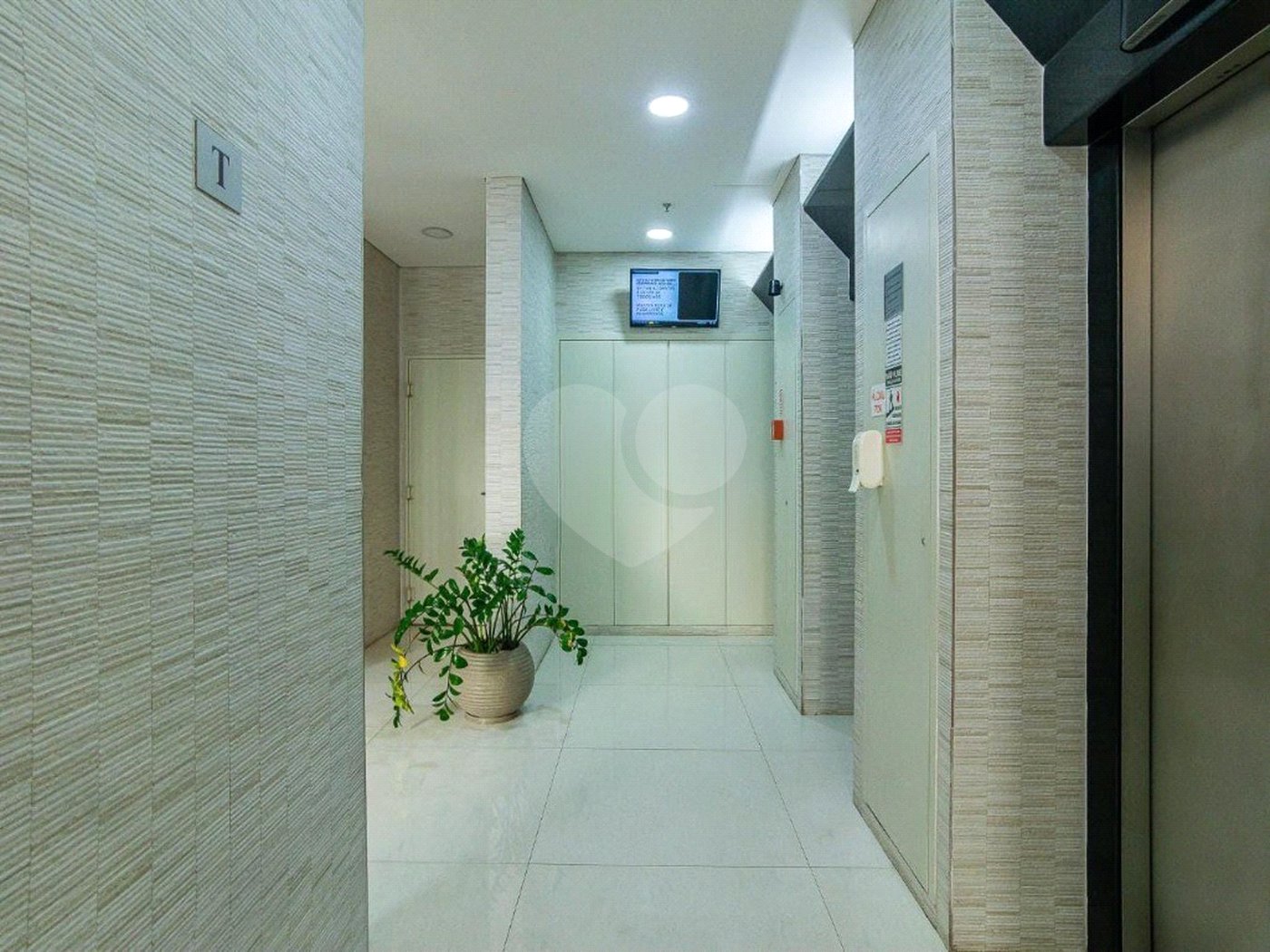 Conjunto comercial com 32 m², garagem, à venda na Bela Vista