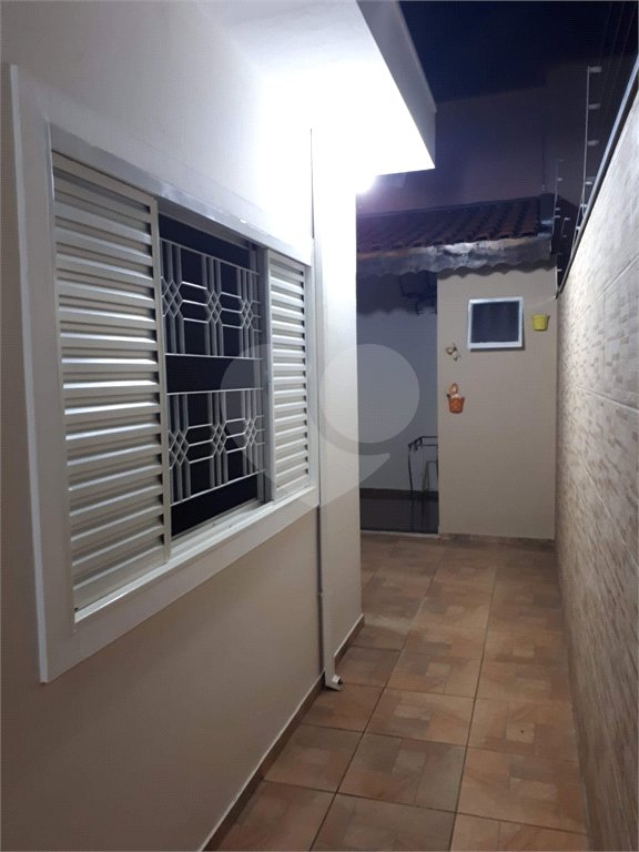 Casa térrea no Jardim Hikari para venda.