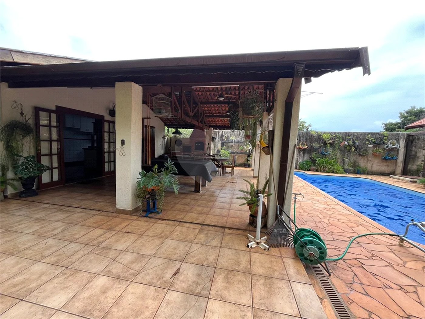 Chácara Espaçosa no Santa Rita com Área Gourmet, Sauna e Árvores Frutíferas