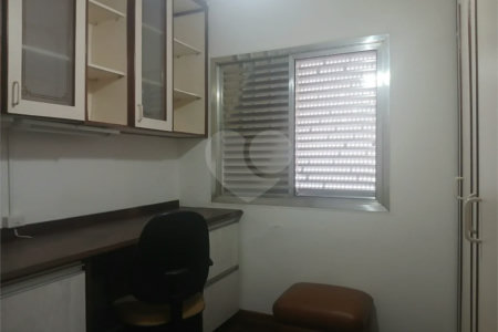 Apartamento a venda com porteira fechada no Belem com 95m com 03 dormitórios espaçoso sendo um suíte, 2 vagas. Aceita Permuta.