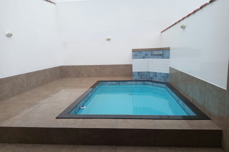 🌊✨ Oportunidade Única na Praia Grande – Casa Nova com Piscina a Apenas 390m do Mar! ✨🌊